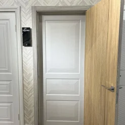 درب مینیمال با روکش چوب طبیعی