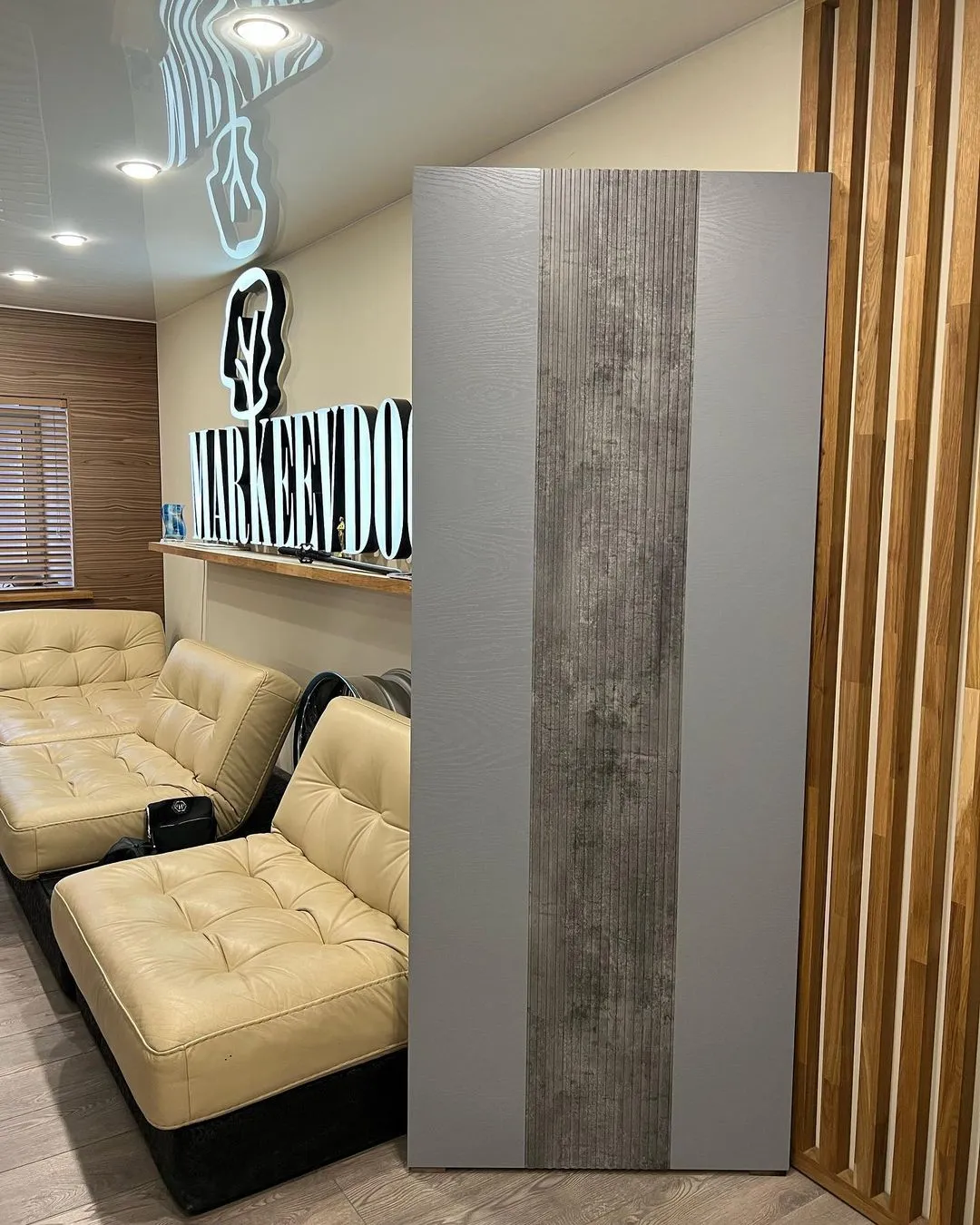 درب مدرن مدل مارکین با نوار بافتدار مرکزی کد 30549 3 درب مدرن مدل مارکین با نوار بافتدار مرکزی