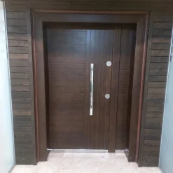 درب ورودی مدرن مدل وودلین | ترکیب چوب و فلز با طراحی مینیمال کد 30398 3 درب ورودی مدرن مدل وودلین | ترکیب چوب و فلز با طراحی مینیمال کد 30398