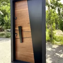 درب ضد سرقت مدرن ترکیب چوب و فلز مشکی کد 30205 3 درب ضد سرقت مدرن ترکیب چوب و فلز مشکی