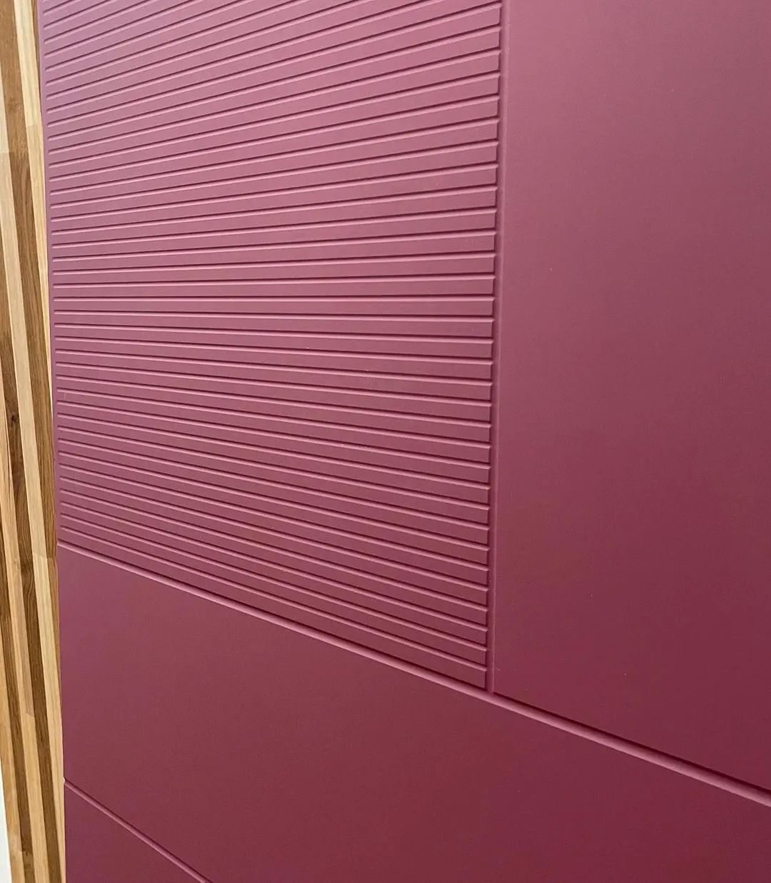 درب مدرن زرشکی شیاردار کد 30654 2 درب مدرن زرشکی شیاردار کد 30654