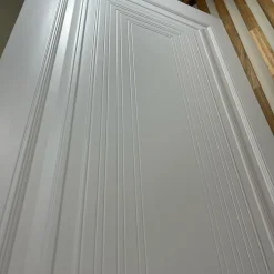 درب دکوراتیو مدرن با طرح هندسی سه‌بعدی