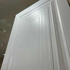 درب دکوراتیو مدرن با طرح هندسی سه‌بعدی