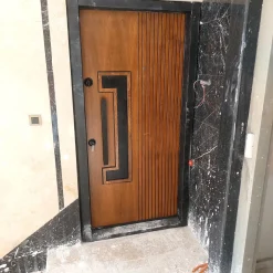 درب ضد سرقت مدرن با قاب مشکی و طرح هندسی مدل آتریوم کد 30401 3 Modern entrance door with black frame and geometric design 1 | فانوس دیزاین تولید کننده انواع درب اتاق ، ضد سرقت، درب ورودی و ضد آل