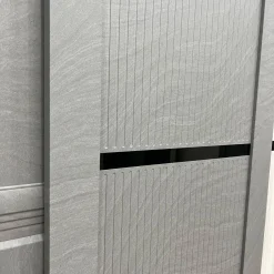 درب MDF خاکستری مدرن با شیار مشکی افقی