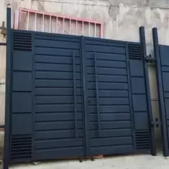 درب فلزی مدرن حیاط طرح شیار افقی | درب لوکس با رنگ مشکی مات - کد 30178 4 درب فلزی مدرن حیاط طرح شیار افقی | درب لوکس با رنگ مشکی مات - کد 30178