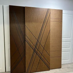 درب مدرن سهپنلی با طراحی هندسی و شیار افقی کد 30580 3 درب مدرن سهپنلی با طراحی هندسی و شیار افقی