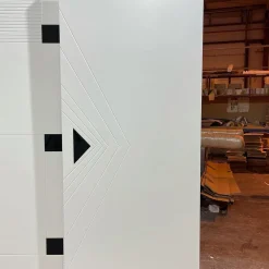 درب MDF سفید مدرن مدل هندسی مشکی کد 30649