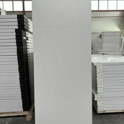 درب مدرن سفید با طراحی هندسی مینیمال کد 30318 5 درب مدرن سفید با طراحی هندسی مینیمال