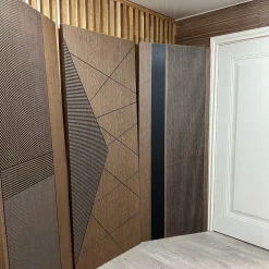 درب چوبی مدرن طرح شیار مشکی مدل گردویی