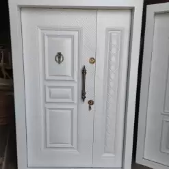 درب ضد سرقت رویه فلز یک و نیم لنگه — سفید کلاسیک با یراق برنجی کد 30189