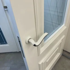 درب MDF سفید کلاسیک شیشهخور مدل الماسی کد 30283 10 درب MDF سفید کلاسیک شیشهخور مدل الماسی