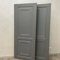 درب داخلی کلاسیک طوسی مدل پانل برجسته کد 30592 7 درب داخلی کلاسیک طوسی