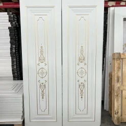 درب لوکس سفید با نقش برجسته طلایی مدل کلاسیک سلطنتی کد 30595