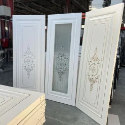 درب لوکس سفید با طراحی کلاسیک و شیشه سندبلاست کد 30563 9 درب لوکس سفید با طراحی کلاسیک و شیشه سندبلاست کد 30563