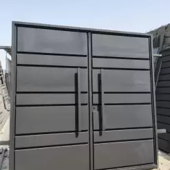 درب حیاط مدرن مشکی با طراحی مینیمال - کد 30182 6 درب حیاط مدرن مشکی با طراحی مینیمال - کد 30182