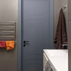 درب داخلی طوسی مدرن MDF خرید درب اتاق ساده و لوکس از فانوس دیزاین